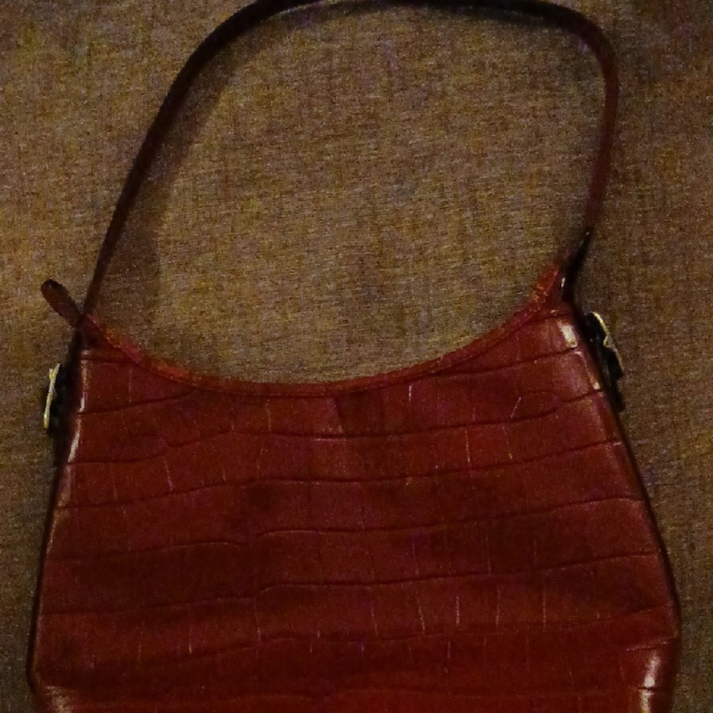 Elegant Croc-Embossed Burgundy Shoulder Bag
